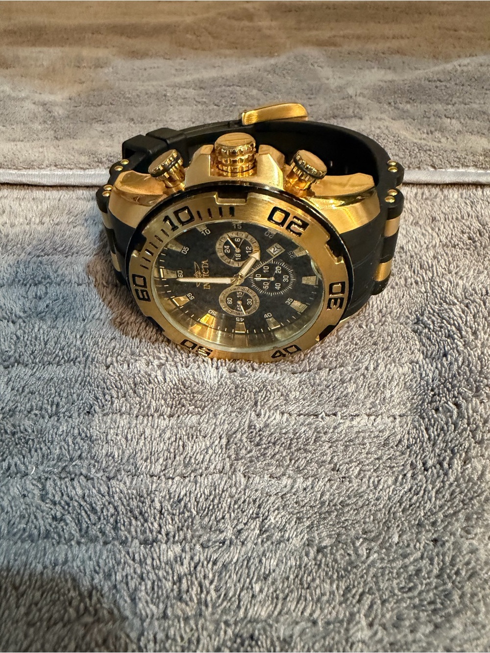Invicta Men's Pro Diver Scuba 50mm Gold Tone Silicone Chronograph Watch 22340